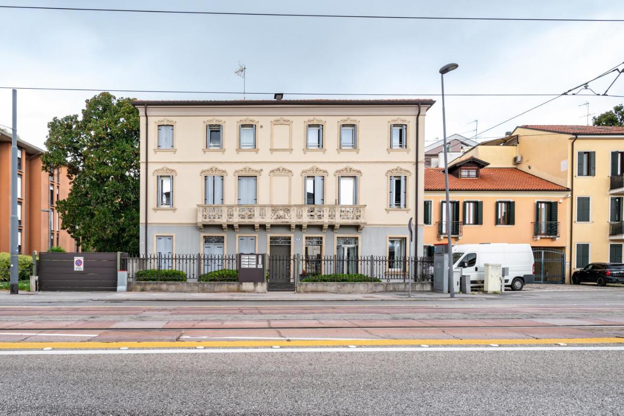 Corte Cappuccina 14 Elegant Apt Con Parcheggio! Padua Exteriör bild